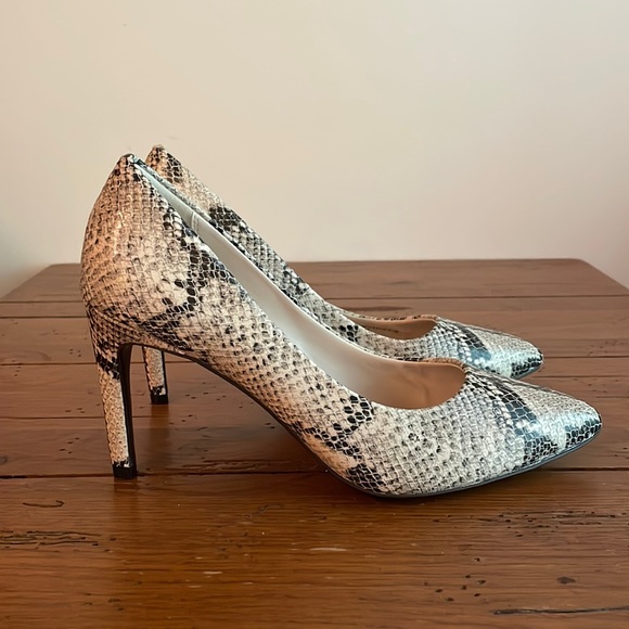 Cole Haan Shoes - Cole Haan Grand OS snake skin point toe pumps. Size 8.5